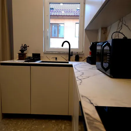 Designer New High End 2br شقة *